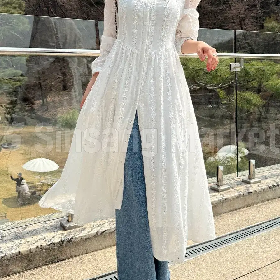 [빠른발송] 첼린 로브 원피스 롱 주름 퍼프 자수 밴딩 루즈핏 라운드 펀