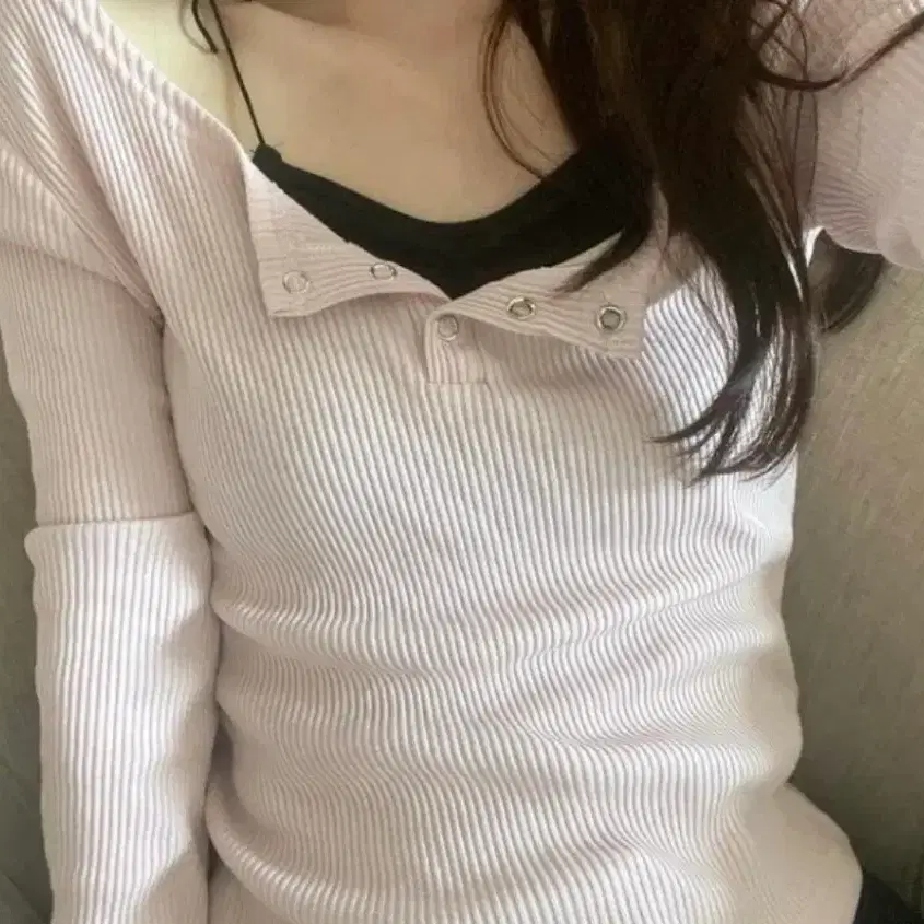 유솝 모브 버튼 티셔츠 수지티셔츠