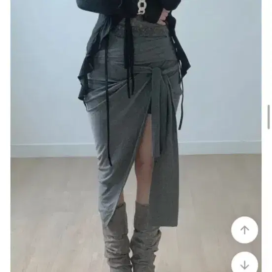 애이블리 언발 스커트 차콜