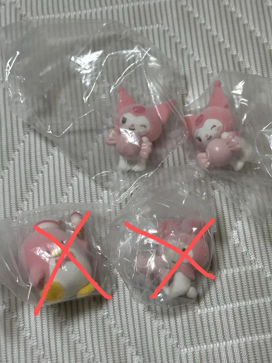 산리오 핑크 딸기 가챠 쿠로미