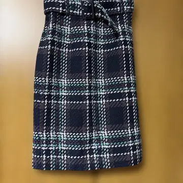 JUSGLITTY 체크 무늬 타이트 스커트