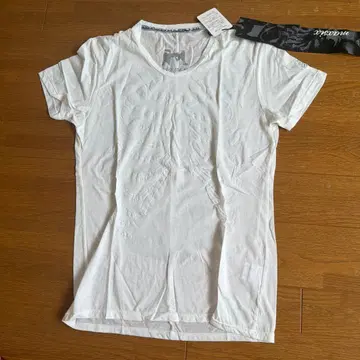 maxsix 택 포함 스컬 패턴 티셔츠