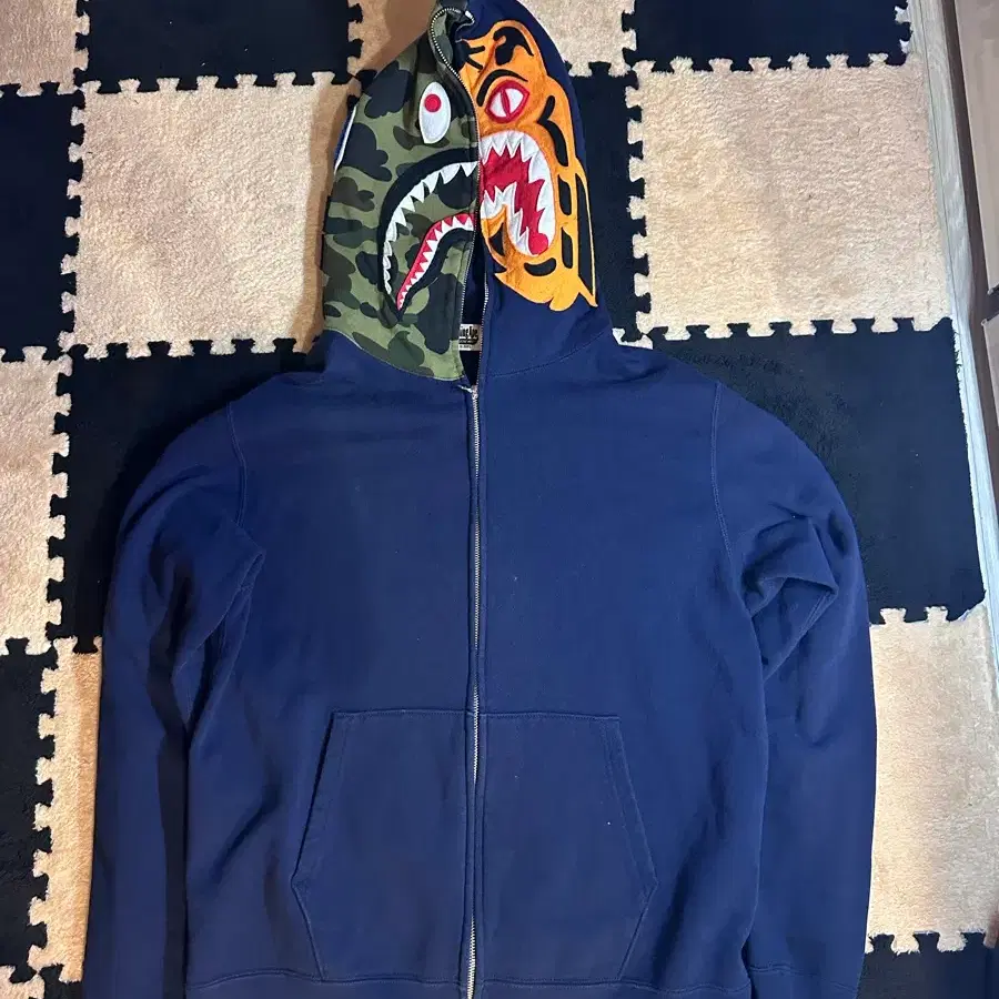 베이프(Bape) 샤크 타이거 크레이지 풀 집업 후드 XL