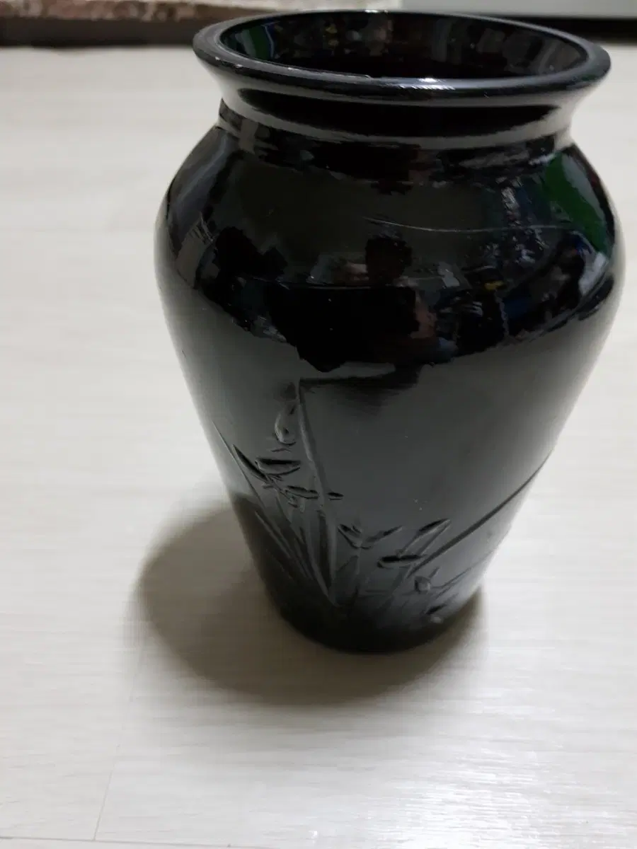 골동블랙유리란초문병