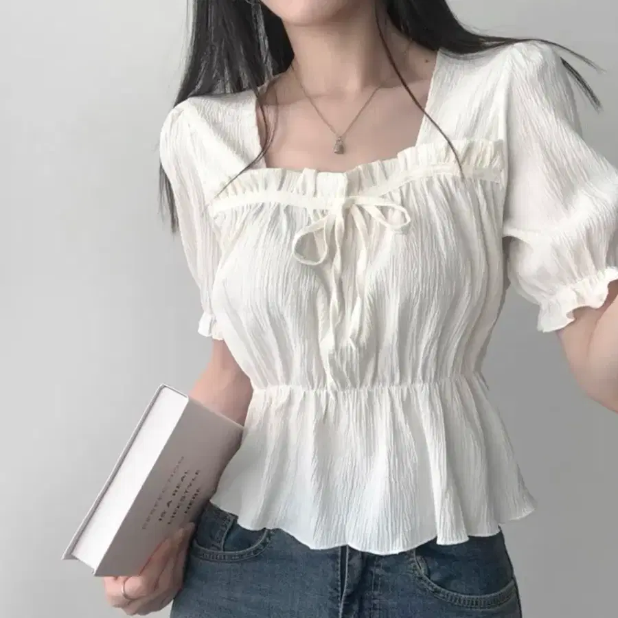 에이블리 스퀘어넥 퍼프소매 블라우스