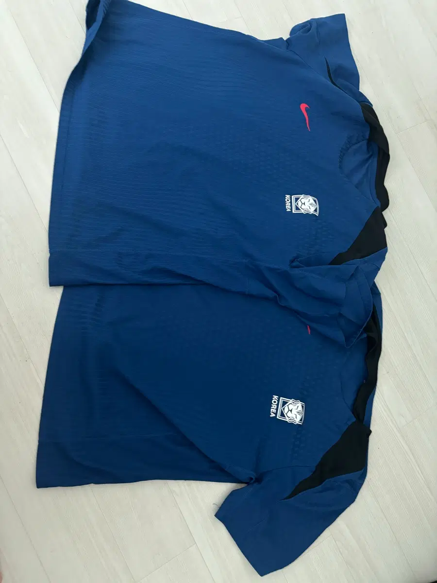 한국축구 대표팀 트레이닝복 상의 두벌 , 대표팀 트레이닝복 바지 한벌 세트 팝니다