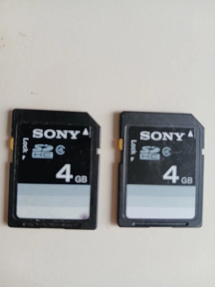 소니메모리SD4GB. 2개팝니다