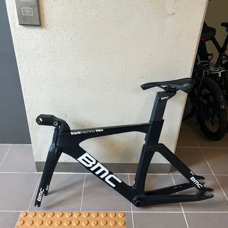 BMC 트랙머신 TR01 프레임 싯포스트,스템 포함