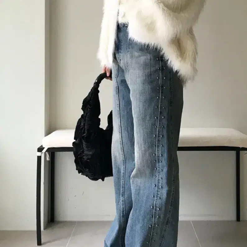 노어슨 스터드 플레어 데님 팬츠