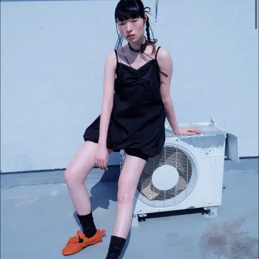 (새상품) 타입서비스 Dual Fabric Shirred Dress [Black]