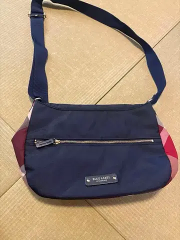 BLUE LABEL CRESTBRIDGE 숄더백
