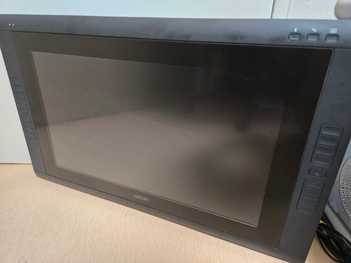 와콤 신티크 22 DTK2200