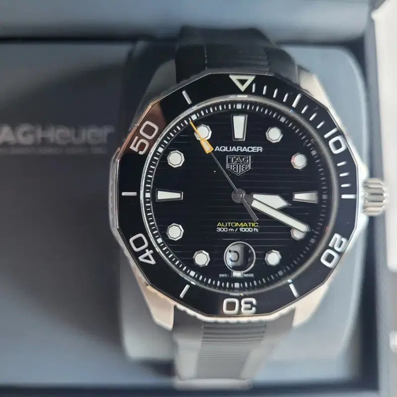 태그호이어 아쿠아레이서 프로패셔널300 세라믹 베젤 블랙 43mm