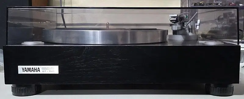 야마하 GT-750 턴테이블