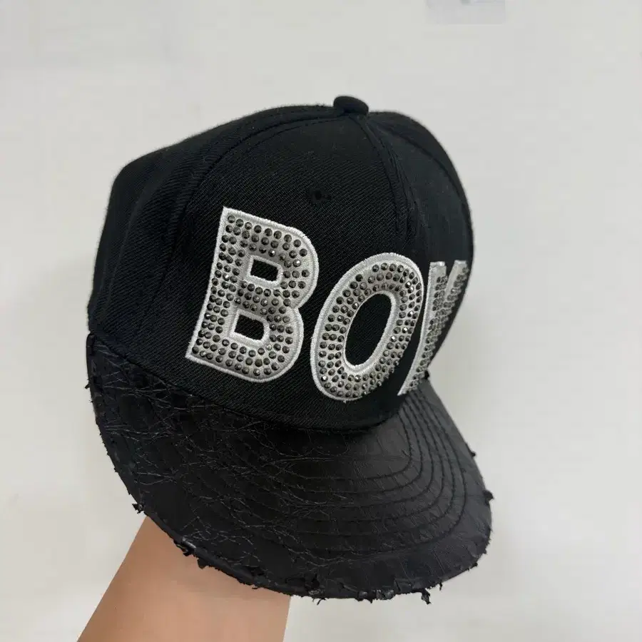 Boy London 스터드 레더 캡