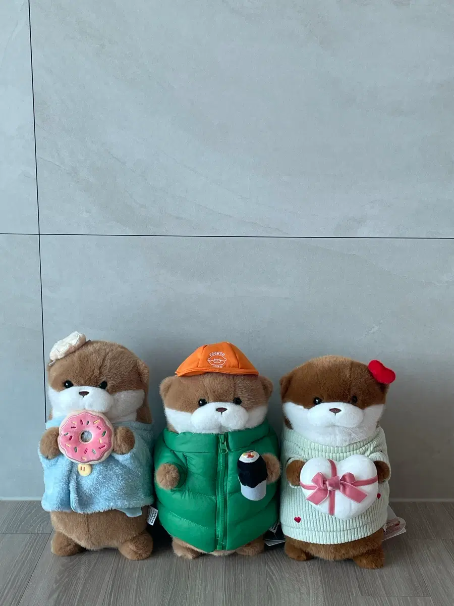 우소우소 수달 인형 3종 세트 팝니다.