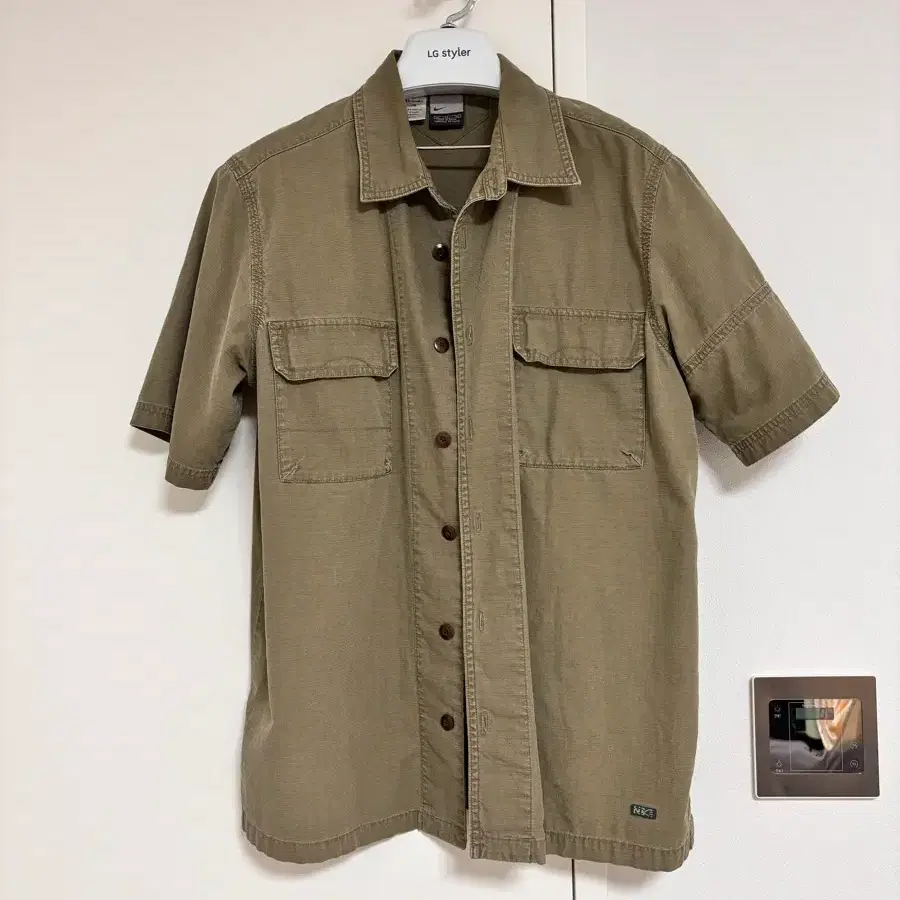 나이키 카키 반팔 셔츠 XL