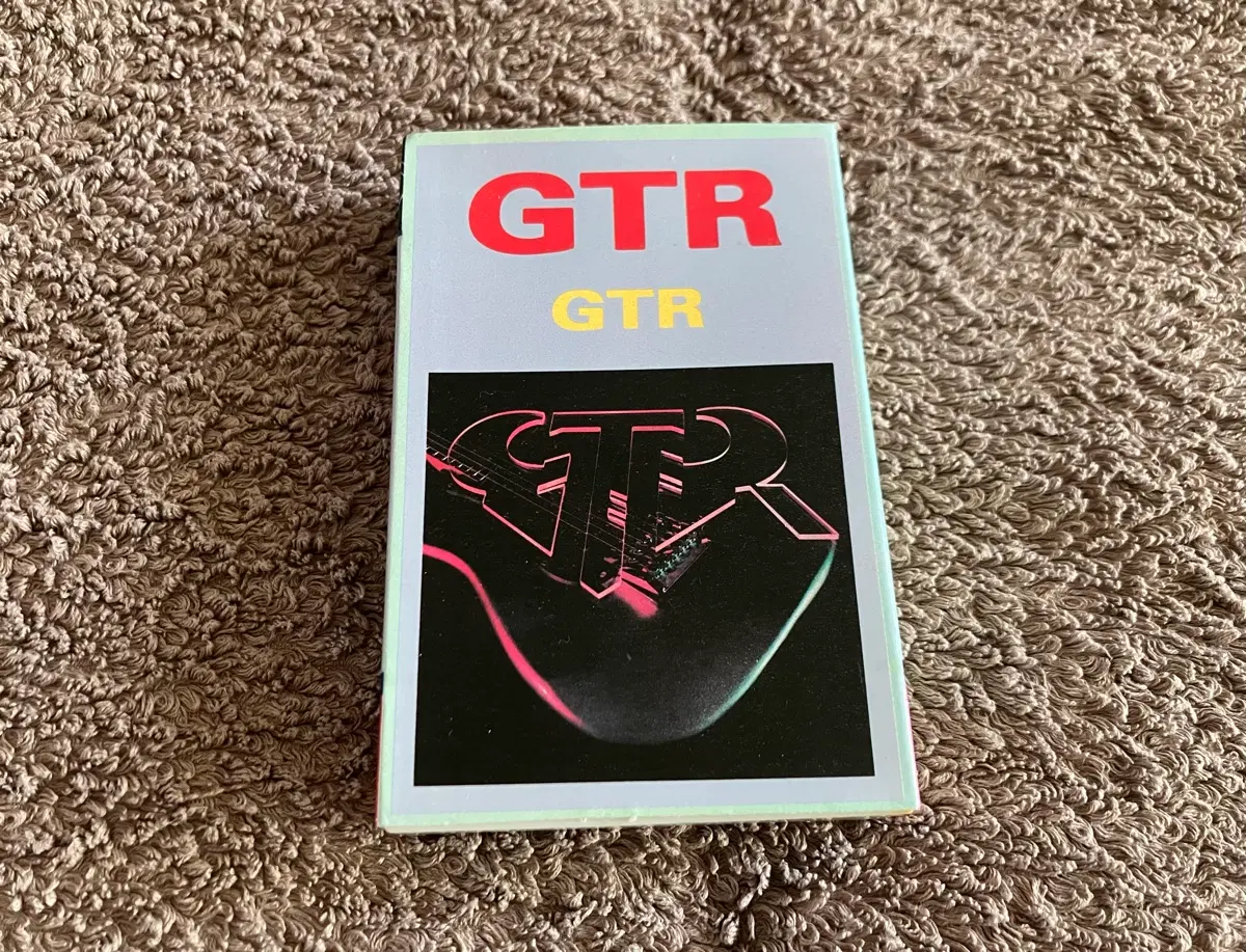 80년대 영국의 프로그레시브 록 밴드 예스 (스티브 하우) x 제네시스 (스티브 해킷) 협업 GTR 지티알 정규 1집 앨범 국내 라이센스 카세트테이프