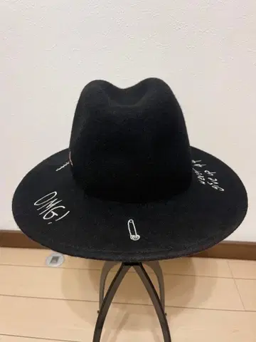 자수 펠트 햇 블랙