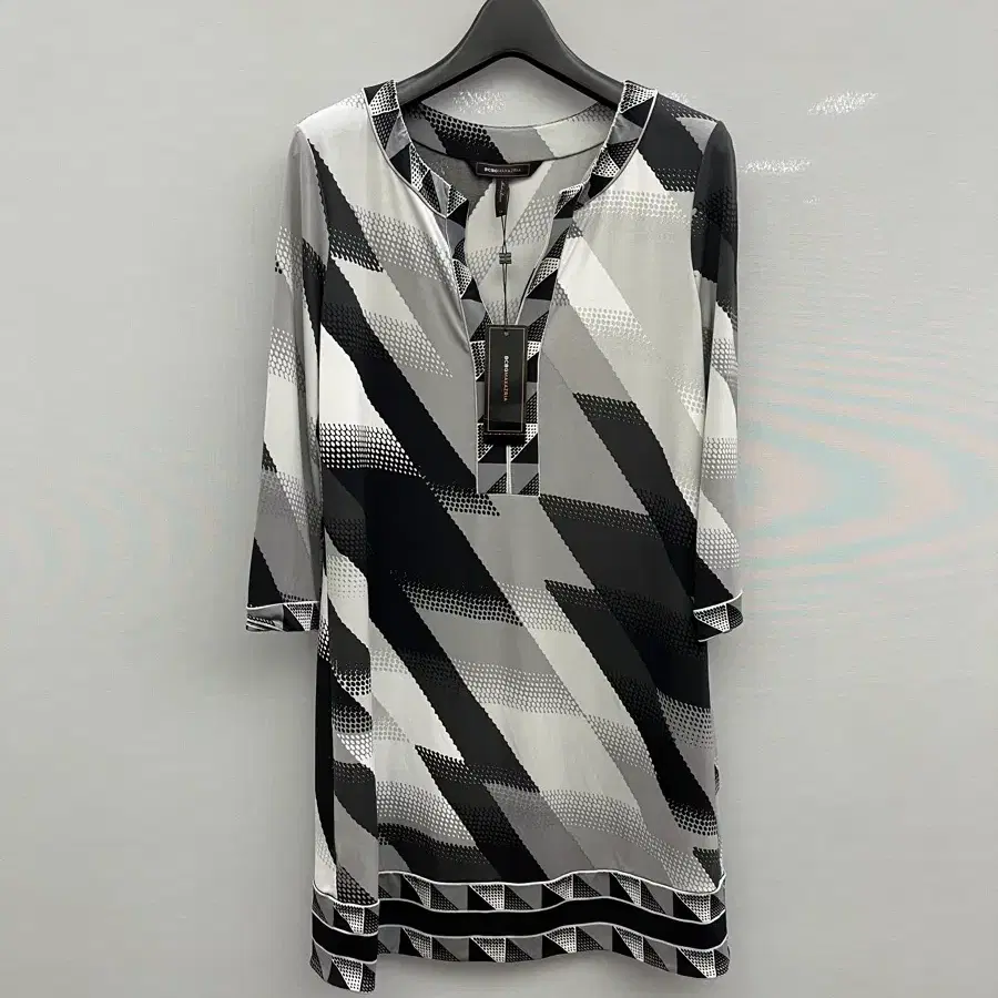 텍달린 새상품 BCBG 블라우스