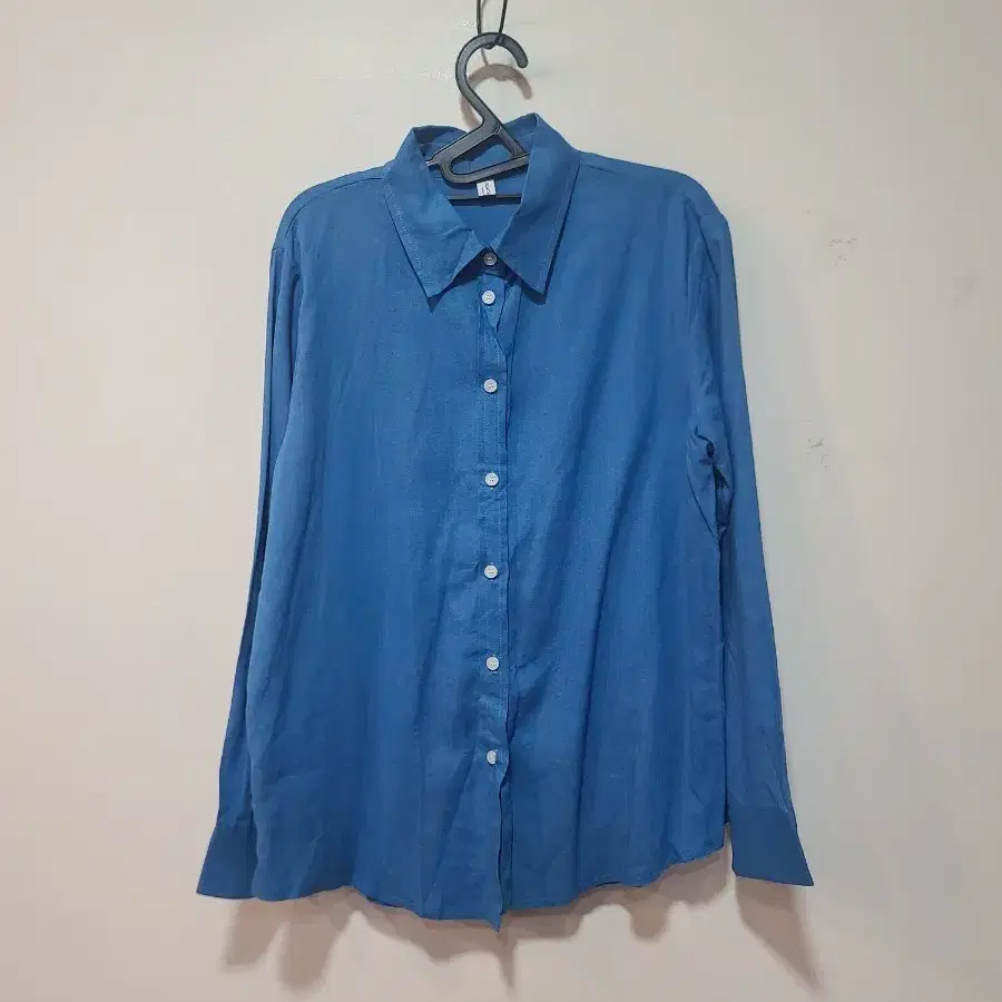 블루 셔츠