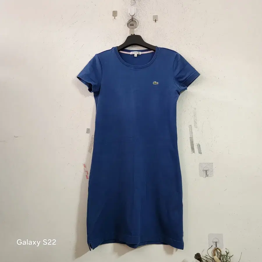 라코스테 카라 원피스 네이비.