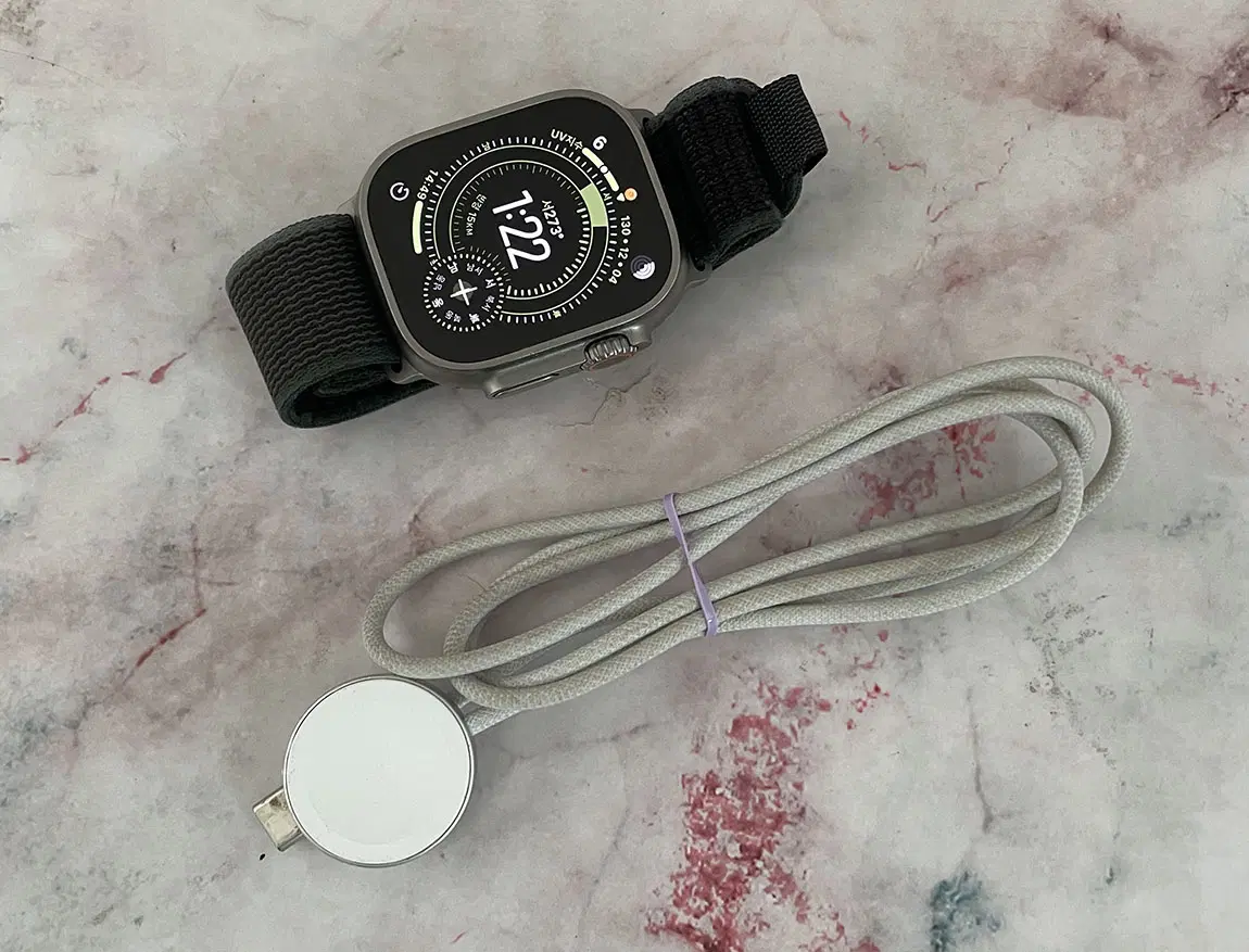 애플워치 울트라2 49mm 셀룰러 내추럭 티타늄 트레일루트