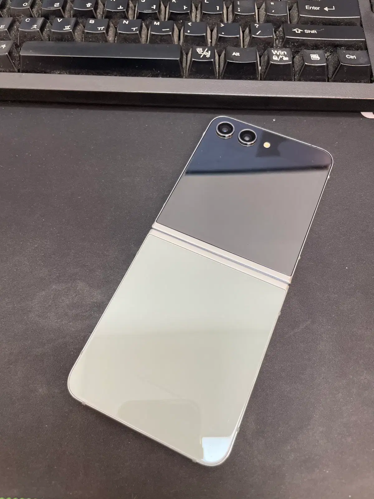 갤럭시Z플립5 민트 256GB 무잔상 상태좋은 중고30만2천팝니다