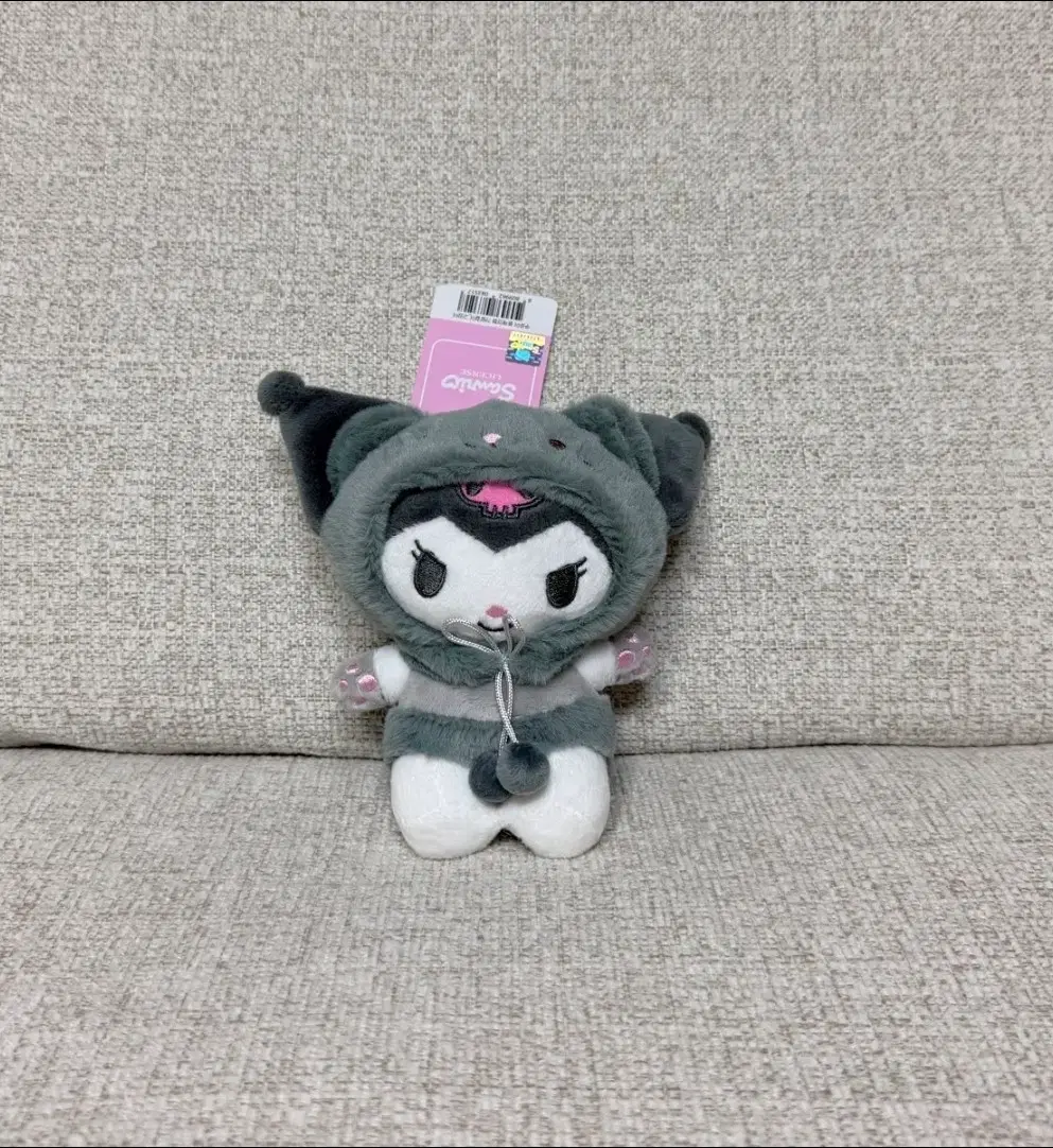 산리오 쿠로미 고양이 13cm 키링 인형