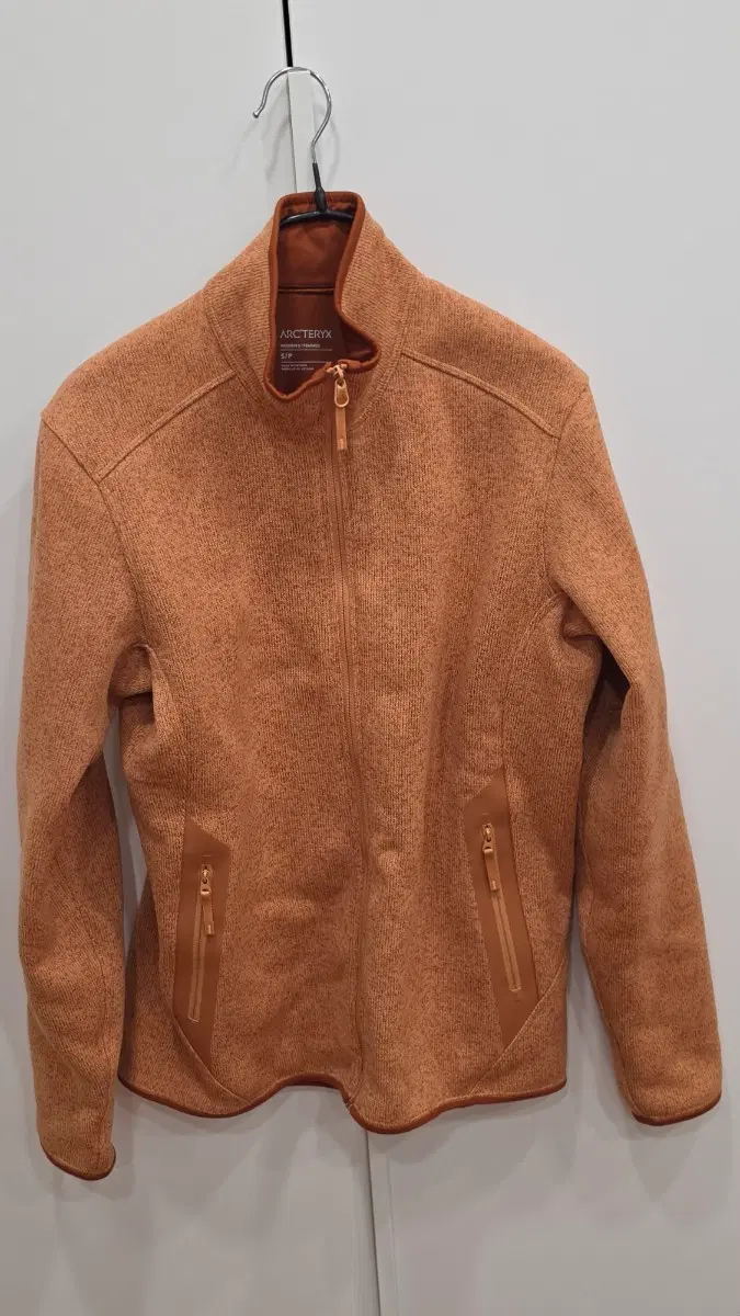 아크테릭스 코버트 카디간 여성 S사이즈