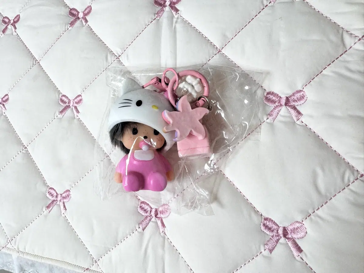 몬치치 키티 인형 키링 핑크