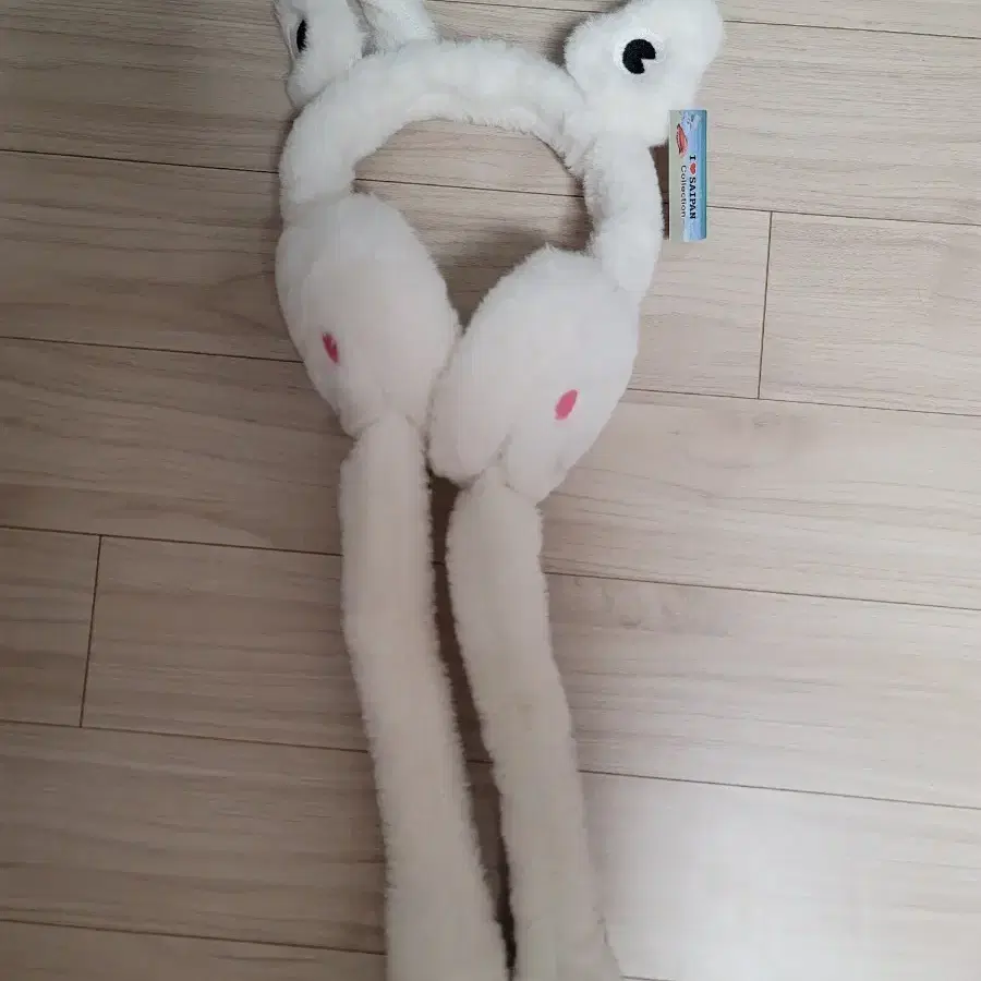 누르면 귀가 움직이는 귀마개