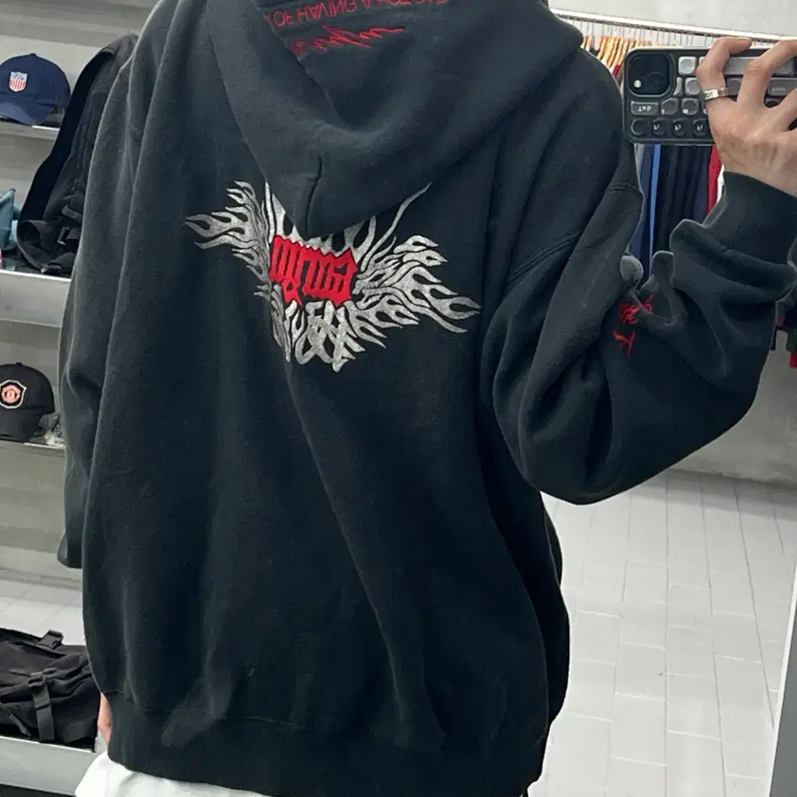(L) 빈티지 트라이벌 패턴 자수 블랙 후드집업