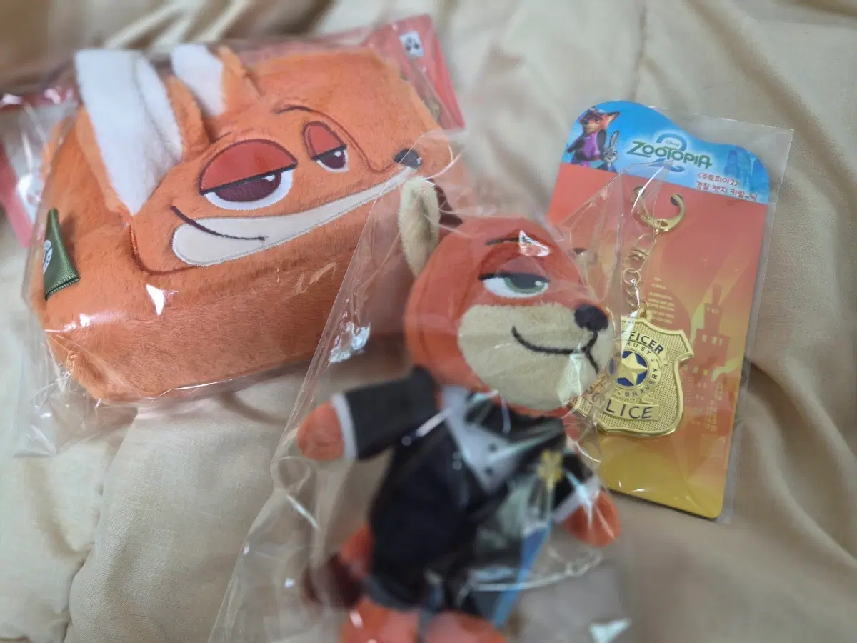 CGV&컴포즈 주토피아2 닉 파우치, 인형, 키링 일괄 판매