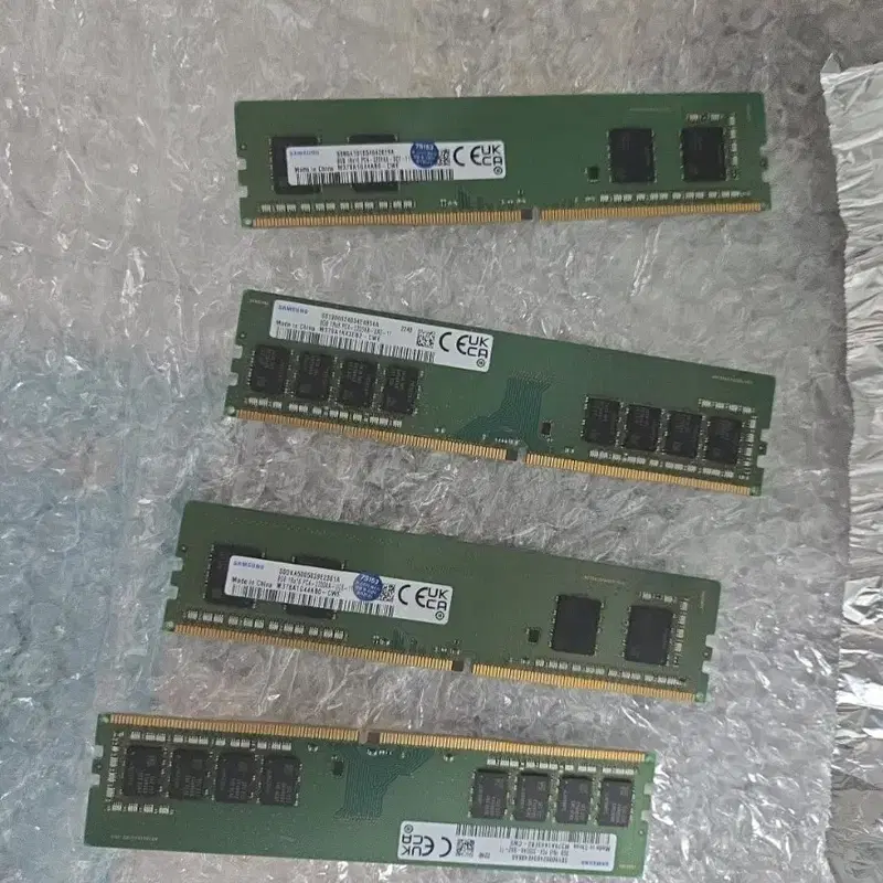 삼성 DDR4 3200 8GB x4 총 32GB 데스크탑 램(개당 가격이 62000원 입니다)