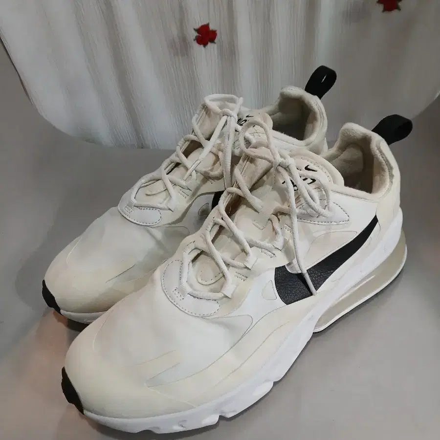 나이키 에어맥스 270 리액트 흰색 270mm