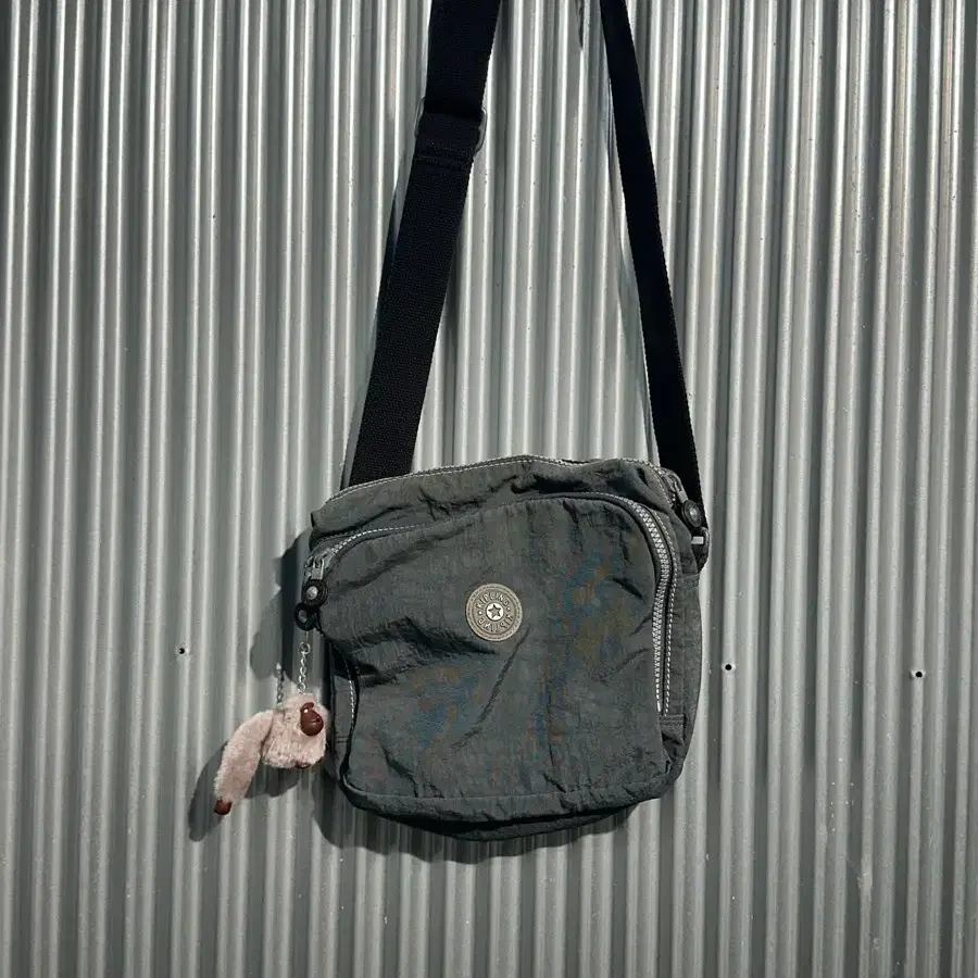 키플링 Kipling 나일론 크로스백 카키 그레이