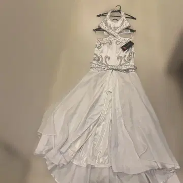 롱 드레스 화이트 Swallowtail