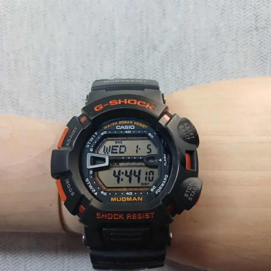 카시오 G-SHOCK 머드맨 시계