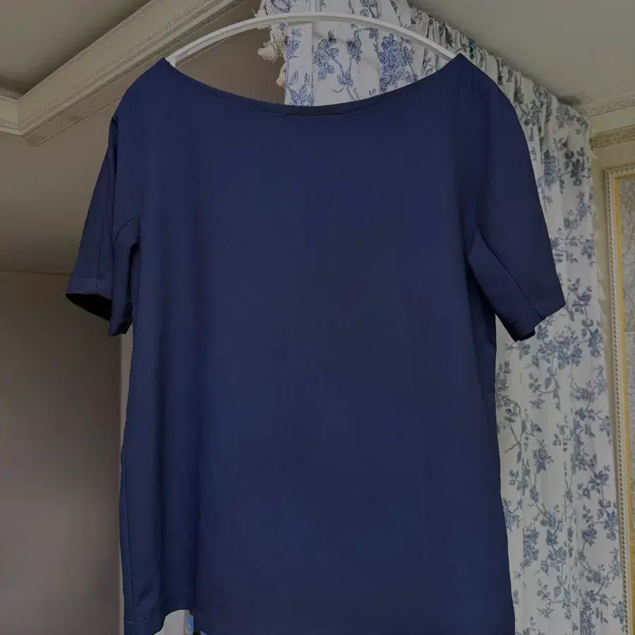 The Barnnet White Petunia Smocked Blouse | Bunjang Global