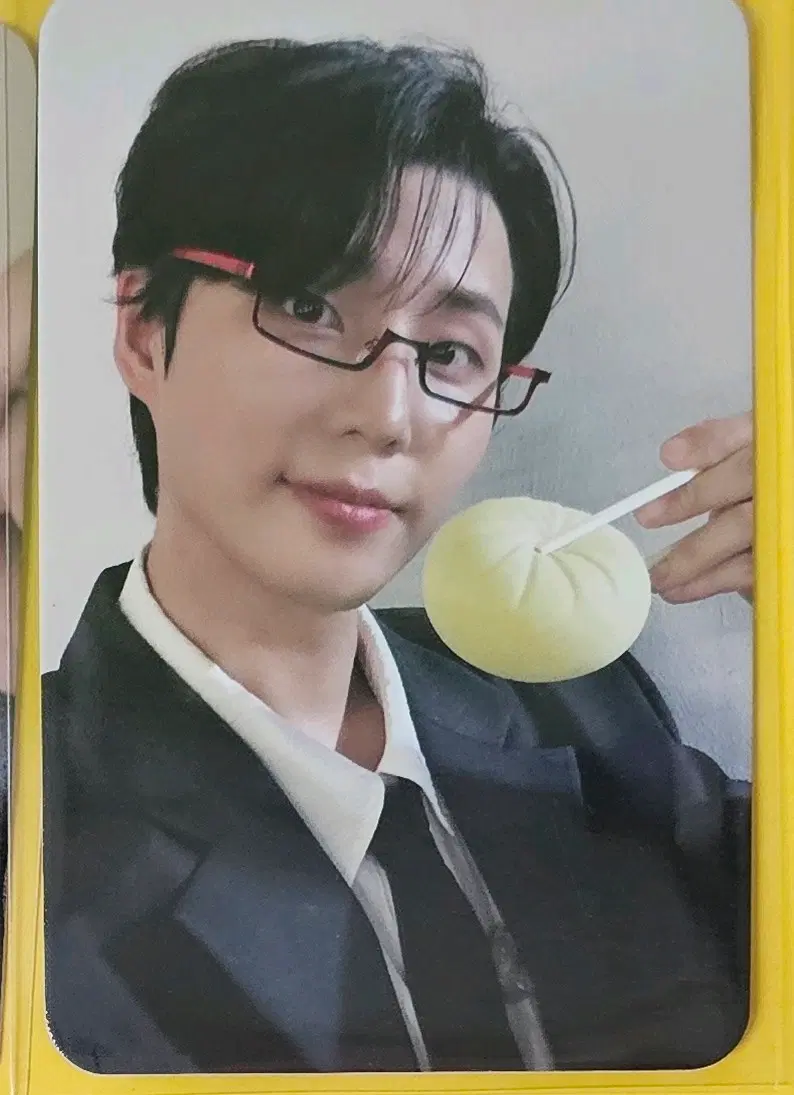 영케이 무신사 오프라인포카, 미개봉앨범 판매