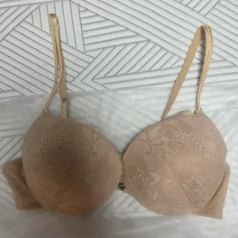 크라시앙 볼륨업 브라 80AB  새상품