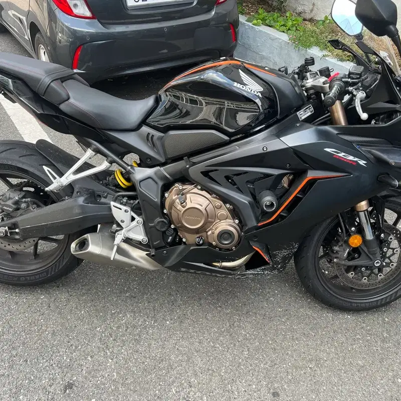 혼다 CBR650R 블랙 무사고 오토바이 판매 합니다
