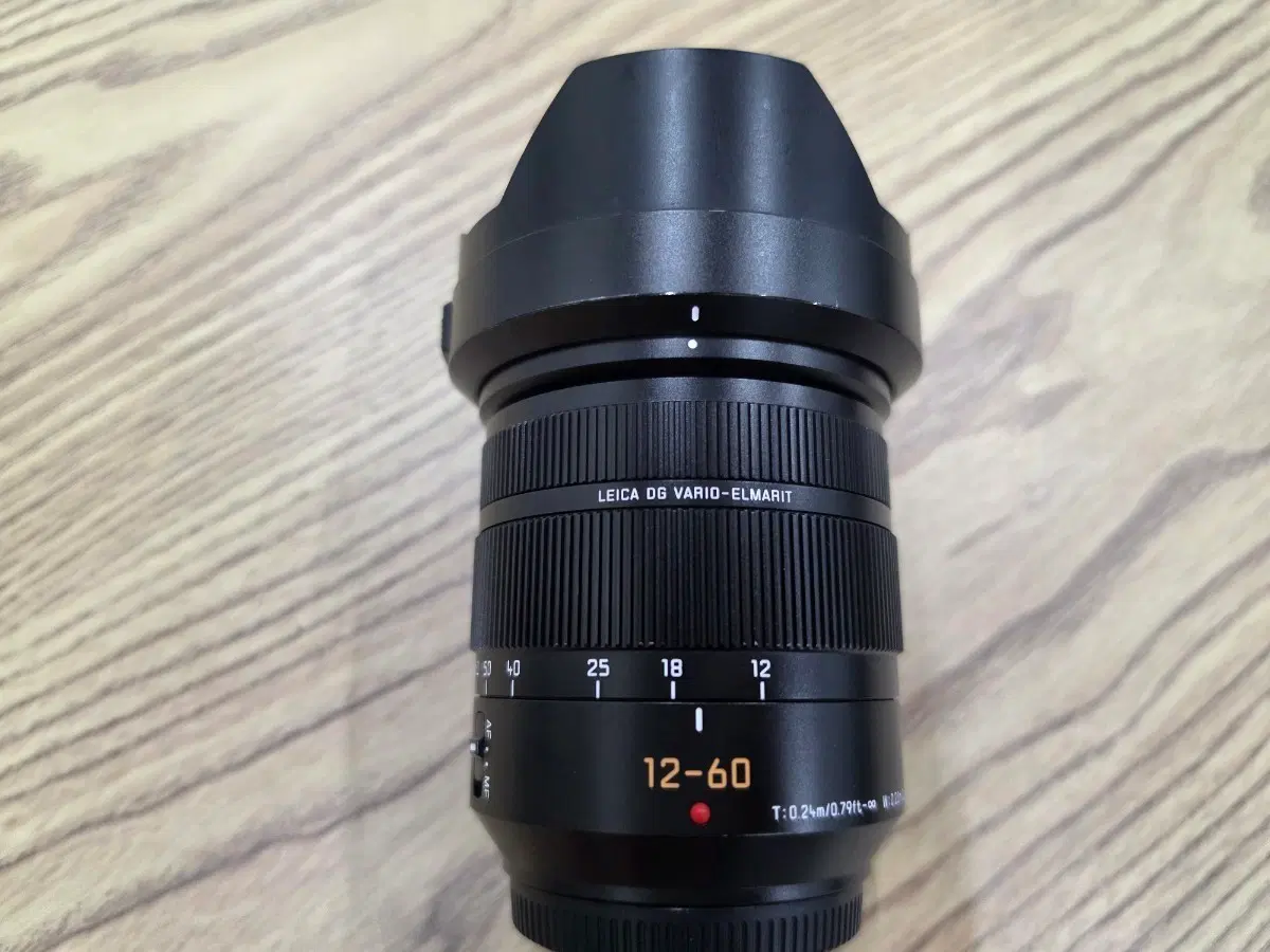 파나소닉 루믹스 12-60mm f2.8-4 라이카 렌즈 판매합니다