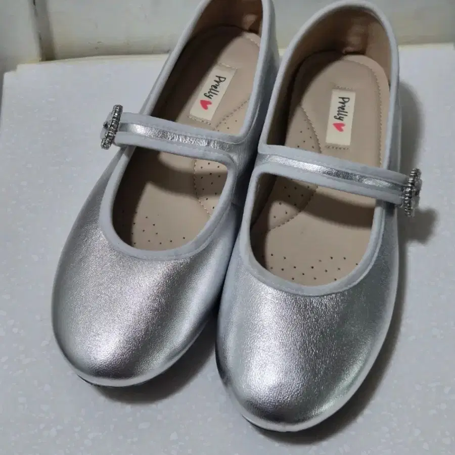 프리티 메리제인 슈즈 실버