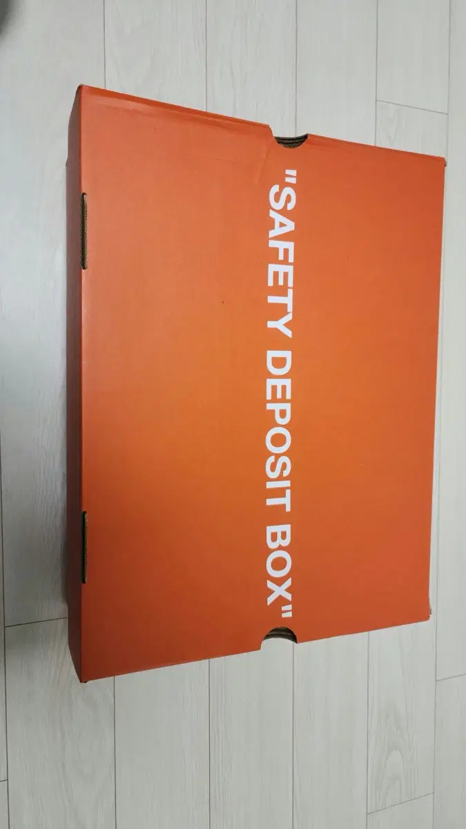 나이키 오프화이트 에어 테라 포마 270mm