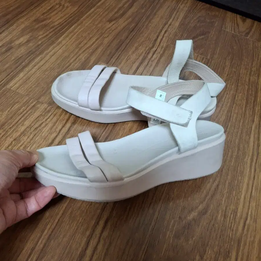 ECCO 여성 샌들 연핑크색 235cm