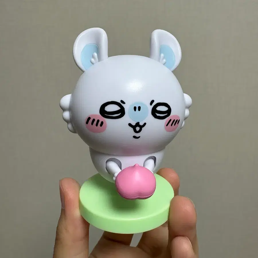 모몽가 복숭아 먹는 피규어 치이카와 먼작귀