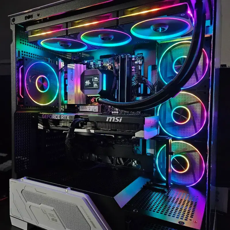 9800X3D , RTX 5070 TI