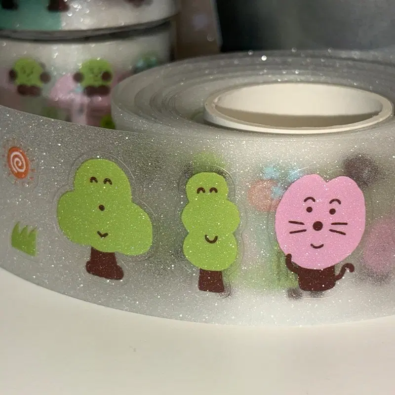 하리무드 나무 키스컷띵